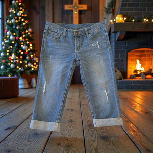 Seven7 Capri Jeans Sewn Cuffed Hem Womens 6 Blue Lightweight Distressed Denim